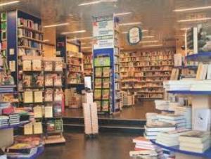L’affitto troppo caro e la crisi economica stroncano una delle librerie più note di Napoli: Guida Merliani si avvia alla chiusura
