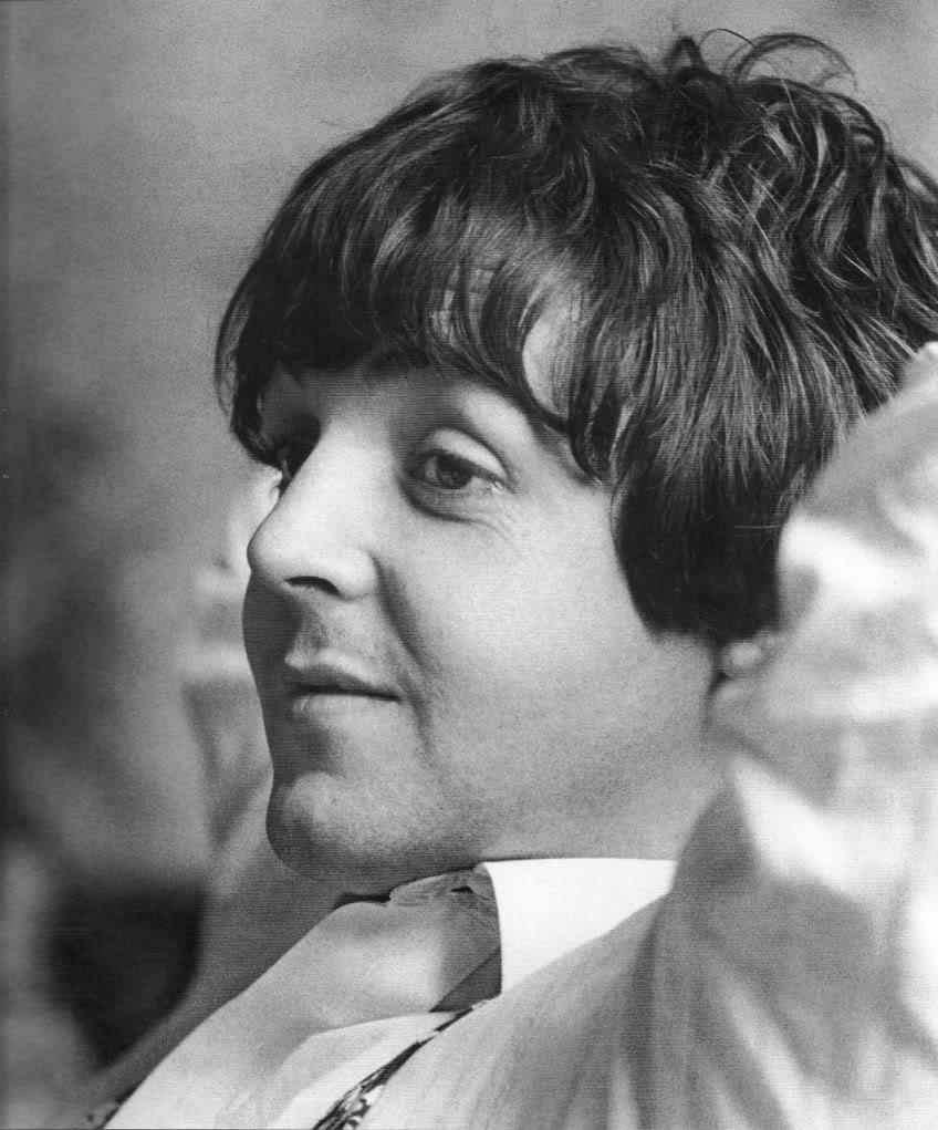 I Settant'anni di Sir James Paul McCartney: una retrospettiva col nostro direttore Marco Branca, fra Linda e rumors sul chiacchierato concerto a Napoli
