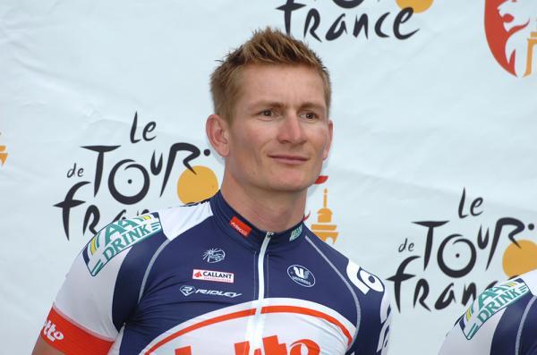 Andrè Greipel, della Lotto-Belisol, ha vinto in volata la quarta tappa del Tour de France. Fabian Cancellara, della RadioShack, conserva la maglia gialla
