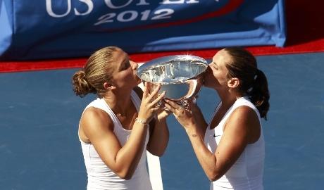 Sara Errani e Roberta Vinci hanno vinto il torneo di doppio agli Us Open, superando in finale le ceche Andrea Hlavackova e Lucie Hradecka per 6-4 6-2
