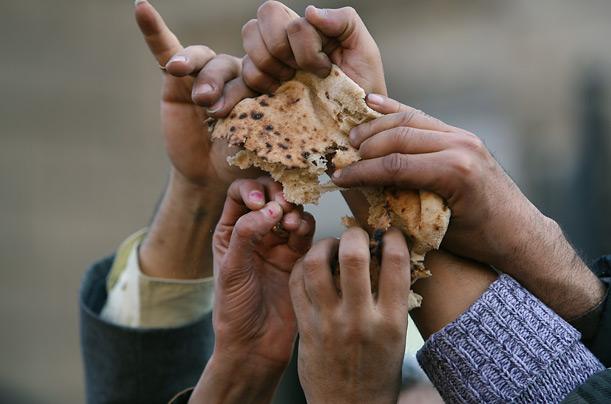 <p style="text-align: justify;">La rivolta del pane che ha colpito il Maghreb può arrivare a minacciare l’Europa?...</p>
