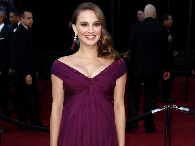 <p style="text-align: justify;">Ancora fresca da premiazione, Natalie Portman si gode il suo ultimo successo e la futura maternità</p>
