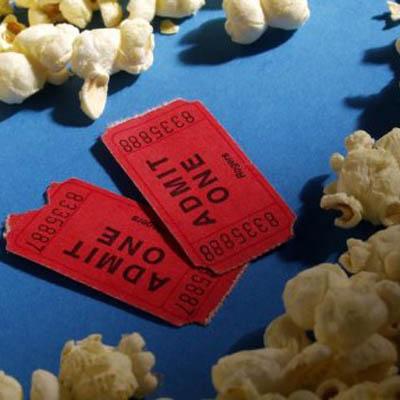 Dal 1 luglio 2011 al 31 dicembre 2013, i biglietti dei cinema in Italia aumenteranno di un euro. La tassa sul cinema contenuta del decreto Milleproroghe scontenta tutti
