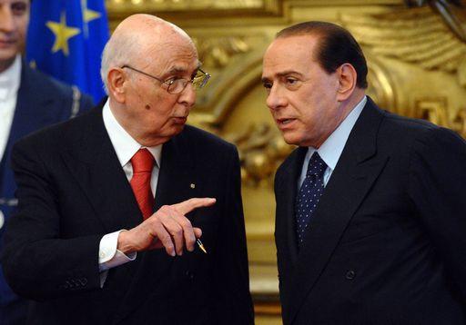 Berlusconi e Napolitano chiedono che il comando della guerra passi alla Nato
