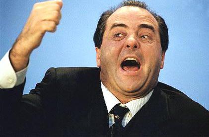 <p style="text-align: justify;">Che cosa succede a Di Pietro? Per la prima volta ha fatto un discorso da grande leader della opposizione  che vuole bene a questo Paese</p>
