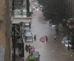 <p style="text-align: justify;">Molte le vittime dell’ondata di maltempo che si è abbattuta sull’Italia: a pochi giorni dall’alluvione nello spezzino, anche Genova e Napoli piangono le loro vittime, portate via dalla pioggia.</p>
