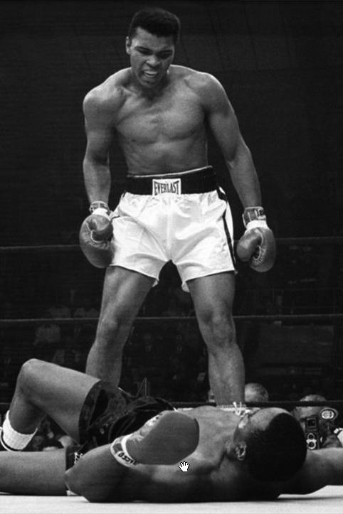 <p style="text-align: justify;">La storia del pugile più famoso di sempre, oggi affetto dal morbo di Parkinson, tra la boxe e la lotta per i diritti degli afroamericani</p>
