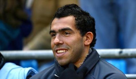 Venuta meno la possibilità di andare al Milan, per Carlos Tevez ci sono le alternative Inter e Paris Saint-Germain
