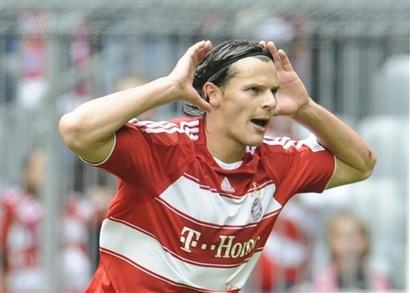 Il difensore del Bayern Monaco Daniel Van Buyten dovrà stare lontano dai campi di calcio per circa due mesi
