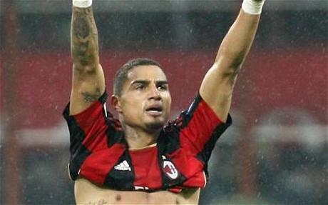 Il centrocampista del Milan Kevin Prince Boateng dovrà stare fermo per almeno un mese
