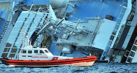 Ritrovati cinque corpi nella parte sommersa della Costa Concordia
