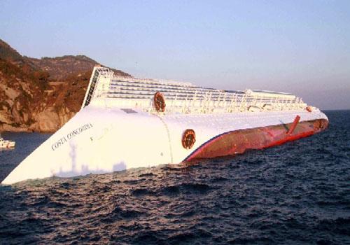 Tre persone, coinvolte nel naufragio della nave Costa Concordia, sono state tratte in salvo
