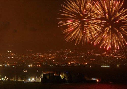 Due morti e 595 feriti il bilancio dei botti sparati durante la notte di San Silvestro. Gli incidenti più gravi a Roma e Napoli
