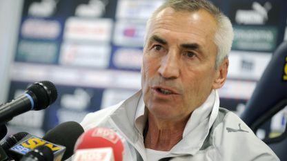 Edy Reja resta l’allenatore della Lazio, lo ha annunciato lo stesso tecnico friulano in conferenza stampa
