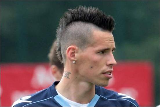 Marek Hamsik, centrocampista del Napoli, è stato protagonista di una serata di solidarietà. Lo slovacco è stato ospite al Teatro Acacia di Napoli
