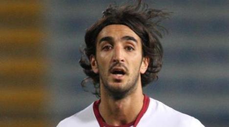 Piermario Morosini è morto. Il  calciatore del Livorno è deceduto dopo il malore accusato sul campo del Pescara allo stadio Adriatico
