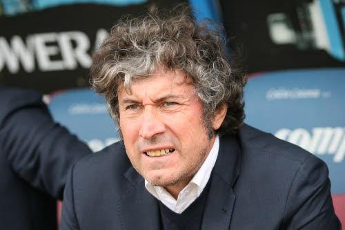 Il Genoa ha esnoerato l’allenatore Pasquale Marino, richiamando in panchina Alberto Malesani
