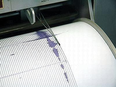 Un fortissimo terremoto calcolato in 8,7 gradi della scala Richter si è verificato nell'oceano Indiano al largo della costa occidentale di Sumatra
