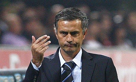 José Mourinho ha prolungato il suo contratto, che scadeva il 30 giugno 2014, con il Real Madrid fino al 2016
