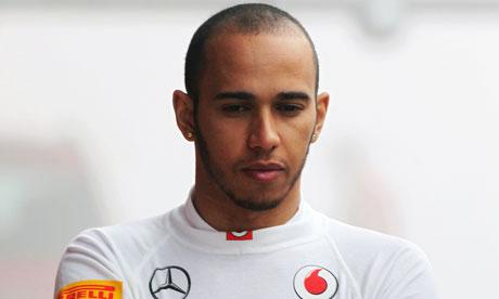 Lewis Hamilton ha perso la Pole Position conquistata al Gran Premio di Spagna. L’inglese della McLaren è stato retrocesso in ultima posizione
