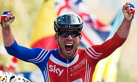 L’inglese Mark Cavendish del Team Sky ha vinto, in volata, la quinta tappa del Giro d'Italia, la Modena-Fano, corsa sulla distanza di 209 chilometri
