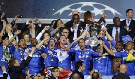 Il Chelsea ha vinto la Champions League. Alla “Fussball Arena” di Monaco di Baviera, la squadra di Di Matteo ha superato per 5-4 ai rigori il Bayern Monaco
