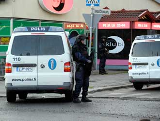 Con la morte di uno degli otto feriti, è salito a due morti il bilancio della sparatoria di questa mattina nella cittadina finlandese di Hyvinkaa
