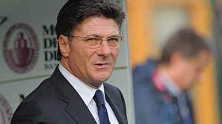 Walter Mazzarri, allenatore del Napoli, ha tenuto una conferenza stampa alla vigilia della sfida casalinga con il Siena
