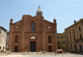 Sono almeno 13 i morti causati dalle numerose scosse di terremoto che hanno colpito l'Emilia-Romagna, provocando il crollo di edifici storici nel modenese
