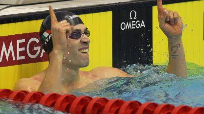 Fabio Scozzoli ha vinto la medaglia d'oro nella gara dei 100 rana agli Europei di nuoto. Bronzo per l’altro italiano Mattia Pesce
