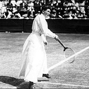 Nel 1900 furono ammesse, per la prima volta nella storia dei giochi olimpici, anche le donne. Furono ventidue quelle in gara
