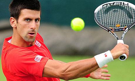 All'esordio nella 126ª edizione di Wimbledon, Novak Djokovic ricomincia da dove aveva finito, con un successo contro l'ex numero 1 Juan Carlos Ferrero
