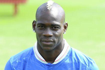 Conferenza stampa di Mario Balotelli a Kiev. Resta tranquillo fino alla fine, quando molla la battuta sul culo e la Nutella per rispondere ad alcune critiche
