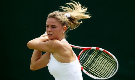 Non finisce di stupire Camila Giorgi. La giovane tennista azzurra vola agli ottavi di finale di Wimbledon, battendo la russa Nadia Petrova
