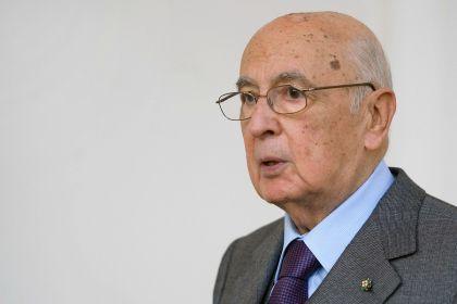 L'Italia sta risolvendo i suoi problemi. Lo ha affermato Giorgio Napolitano al termine dell'incontro con il Presidente polacco Bronislaw Komorowski
