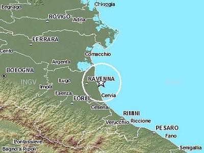 Una scossa di magnitudo 4.5 e' stata registrata alle 6.08 dall'Istituto di Geofisica e Vulcanologia ad una profondità di 25.6 km al largo di Ravenna

