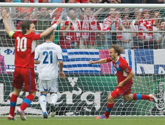 La Repubblica Ceca batte la Grecia 2-1 e si rimette in corsa per la qualificazione ai quarti di finale di Euro 2012
