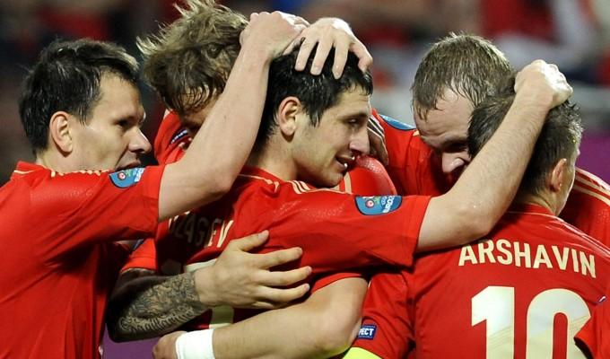 Dopo aver rifilato tre gol ai ragazzi di Prandelli nell'amichevole di una settimana fa, all'esordio nell'Europeo la Russia batte per 4-1 la Repubblica Ceca
