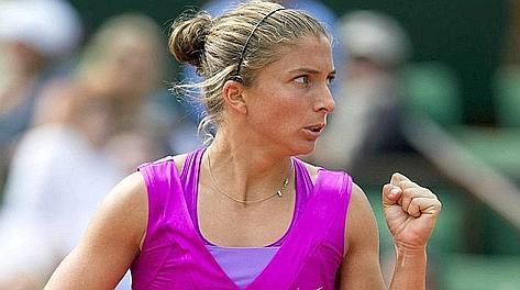 Sara Errani accede alla finale del Roland Garros grazie al successo su Samantha Stosur.  Sabato se la vedrà con la russa Maria Sharapova
