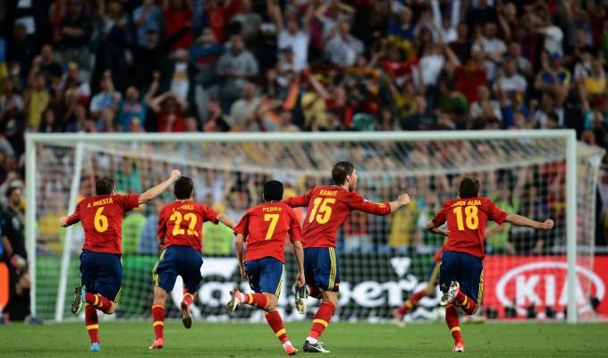 Sono stati i rigori a designare la prima finalista di Euro 2012. Ad avere la meglio è stata la Spagna che ha battuto il Portogallo per 4-2
