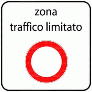 La Zona a Traffico Limitato cambia ancora: a partire dal 30 novembre entreranno in vigore le nuove regole. Intanto non si placa la protesta dei commercianti

