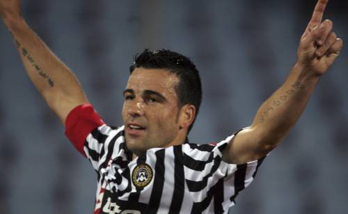 E' ufficiale: il capitano dell'Udinese, Antonio Di Natale, continuerà a vestire la maglia bianconera fino al 2014
