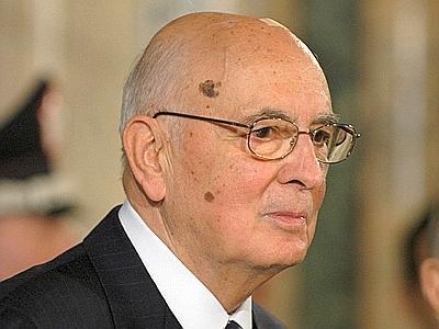 Giorgio Napolitano firma il decreto per la mancata distruzione delle intercettazioni delle telefonate con Mancino
