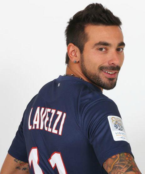 La telenovela di Lavezzi è finita. Il pocho è del Paris Saint Germain. Ma allora questo Napoli dove punta? Il futuro sembra tutt'altro che roseo. A cura del Direttore M. Branca
