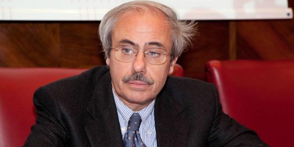 Il Presidente della Regione siciliana Raffaele Lombardo si è dimesso, l'annuncio è stato fatto all'Assemblea regionale a Palazzo dei Normanni
