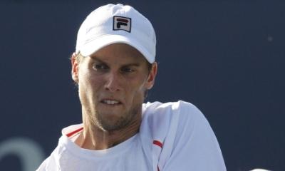 Delude Andreas Seppi nell'esordio agli US Open. Il tennista altoatesino ha ceduto allo spagnolo Tommy Robredo con lo score di 6-1 7-5 6-3
