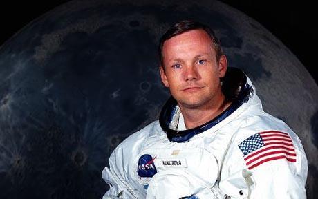 All'età di 82 anni è morto Neil Armstrong, il primo uomo che il 20 luglio del 1969 mise piede sulla Luna
