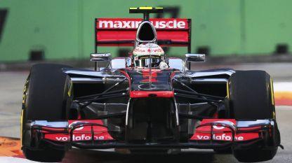 Lewis Hamilton ha conquistato la Pole Position nel Gp di Singapore. Il pilota della McLaren è stato il più veloce nelle qualifiche con 1'46''362
