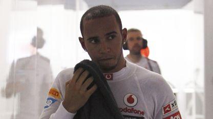 Lewis Hamilton è un nuovo pilota della Mercedes. Il pilota inglese ha firmato un contratto triennale con la casa tedesca e sostituirà Michael Schumacher
