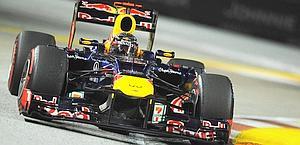 Dopo un digiuno di 9 Gran Premi Sebastian Vettel è tornato a vincere nel Gp di Singapore. Il tedesco della Red Bull ha approfittato del ritiro di Lewis Hamilton
